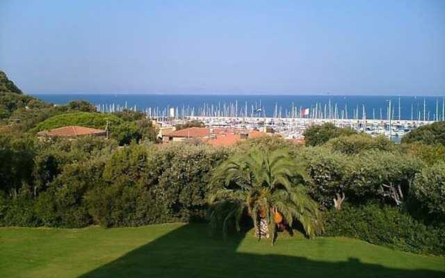 Holiday Homes Marina
