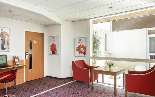 ibis Chartres Ouest Luce