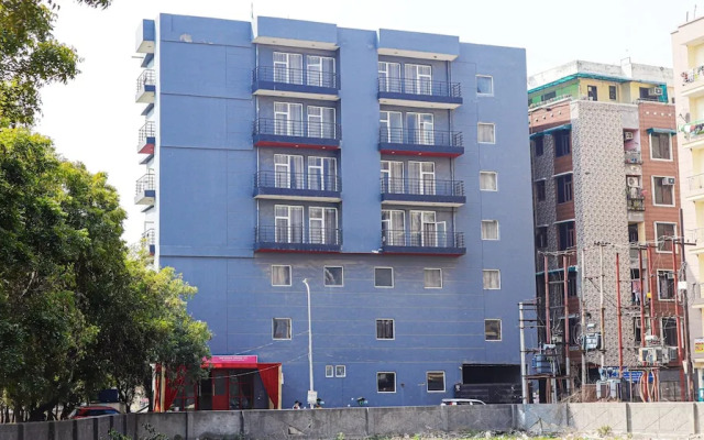 Noida Grand 121 by F9 Hotels