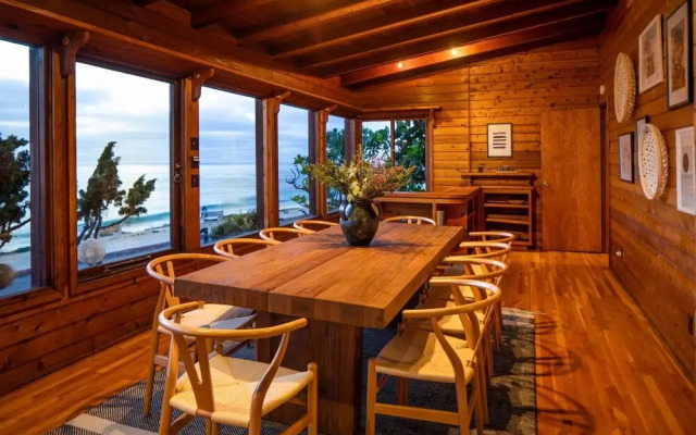 Fleetwood - Retro Modern Oceanfront Home w Two Expansive Patios