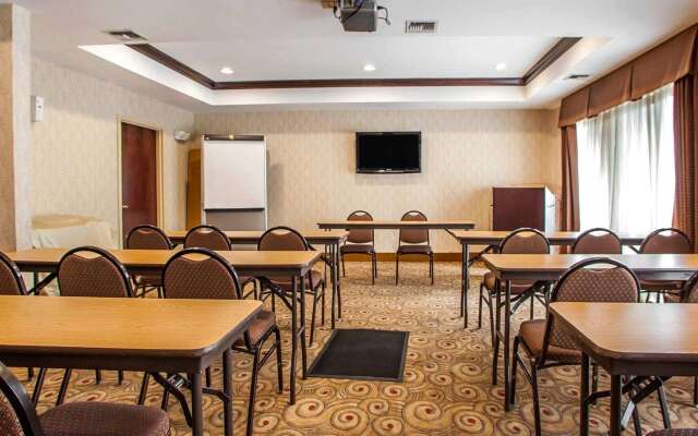 Comfort Suites East Brunswick - South River