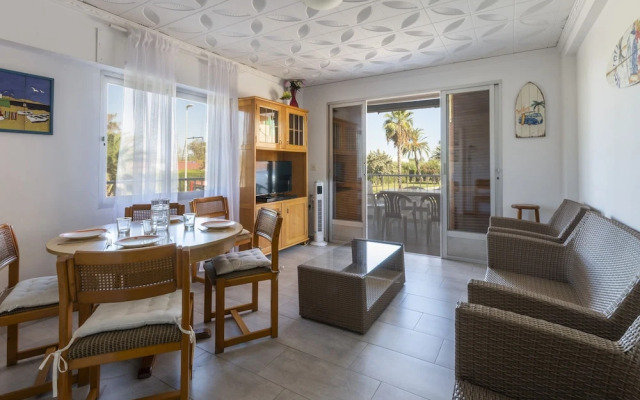 Cotton in Oliva With 3 Bedrooms and 1 Bathrooms