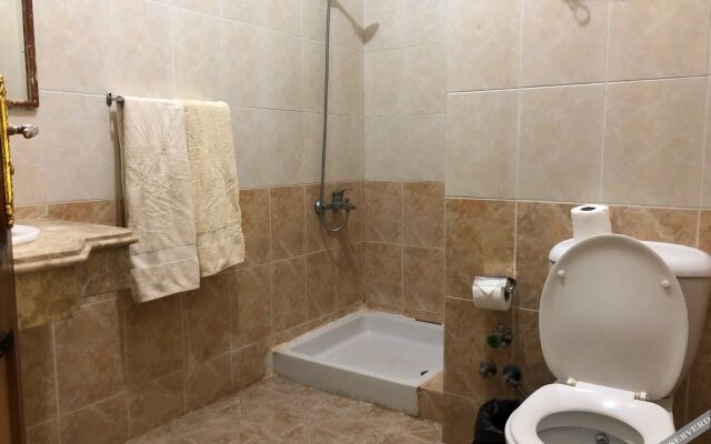 Golden Rose Hotel