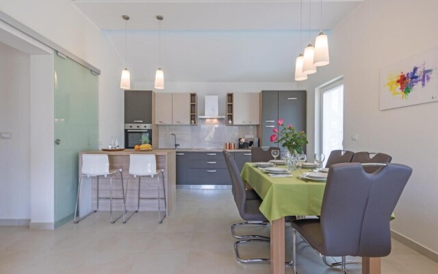 Nice Home in Vodnjan With Wifi and 2 Bedrooms