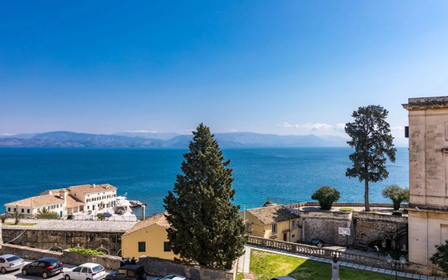 Luxury Seaview Apartment in the Heart of Old Town