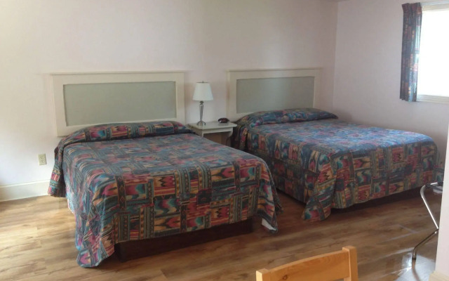 Seawinds Motel & Cottages