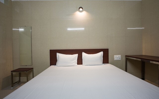 Spot On 23725 Jay Shanti Palace Hotel