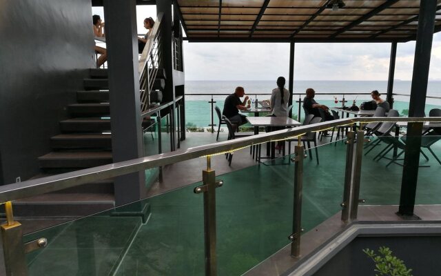 Cliff Lanta Suite