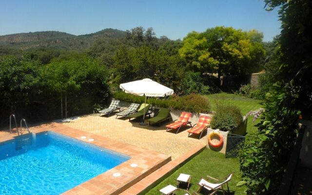 Hotel Posada De Valdezufre