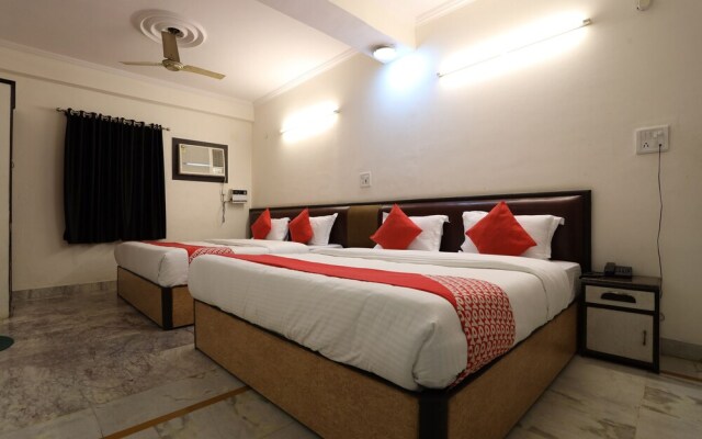 OYO 60476 Hotel Silver Rooms