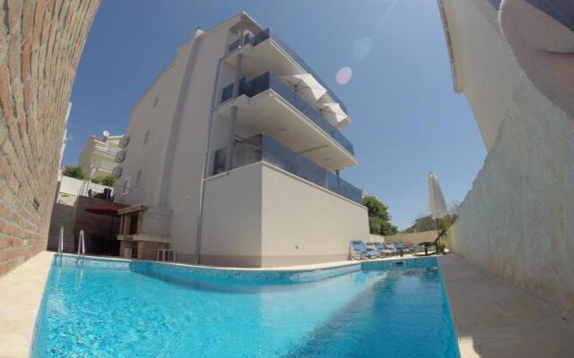 Marinela - with pool - A2(4+2)