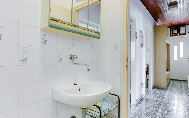 Simplistic Apartment in Šibenik near Sea Beach