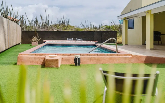 Happy Daze Villa in Paradera