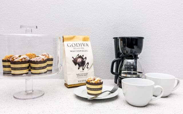 Celebrate at Club Cortile