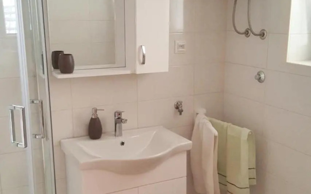 Apartment Povljana 6468a