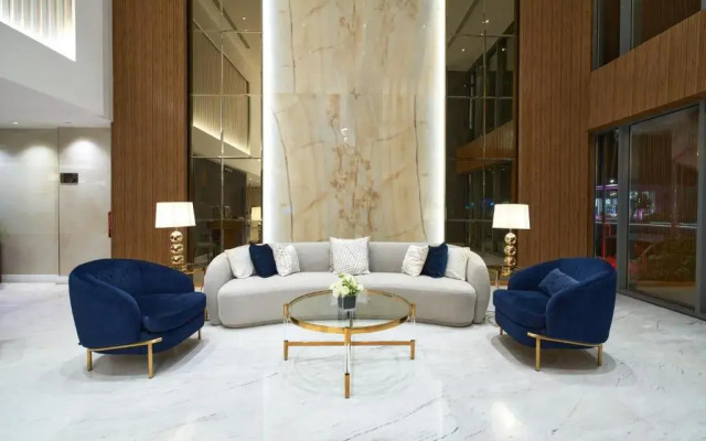 Platinum Hotel