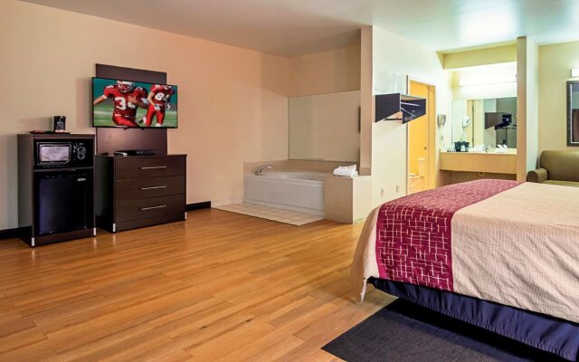 Red Roof Inn & Suites Lake Orion/ Auburn Hills