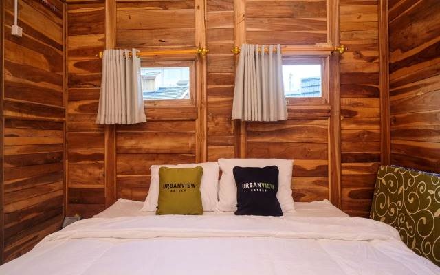 Urbanview Villa Kolopaking Kebumen by RedDoorz