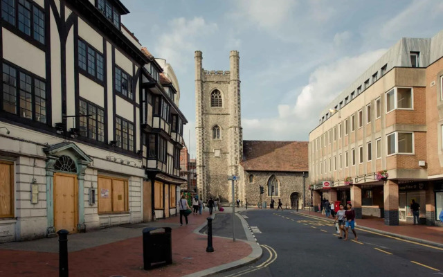 PREMIER SUITES Reading