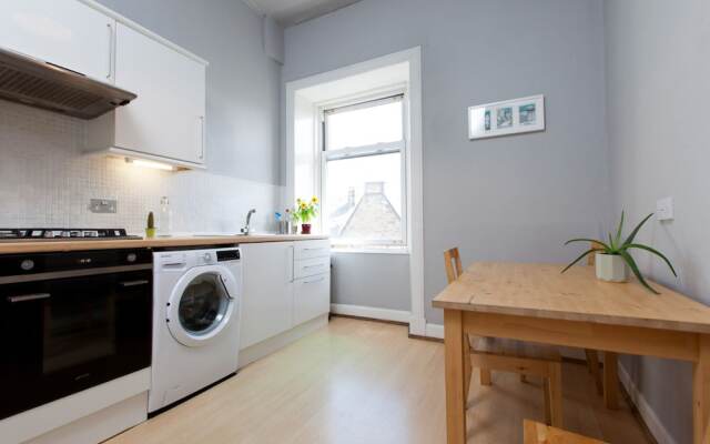 Stylish/spacious/central! Fab Festival Flat For 4