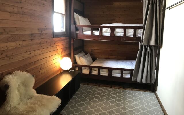 Niseko Backcountry Lodge - Hostel