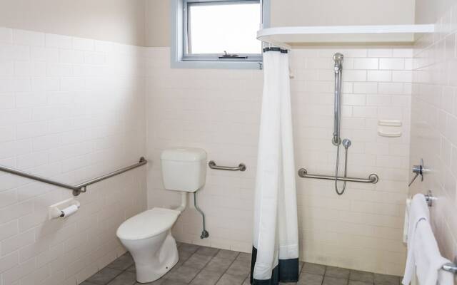 Merimbula Lakeview Hotel