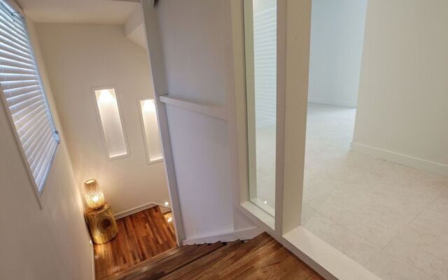 BUTLER:LEE RAILPARK-Caters to Women