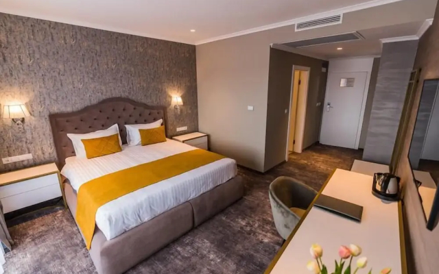 Hotel Aventus