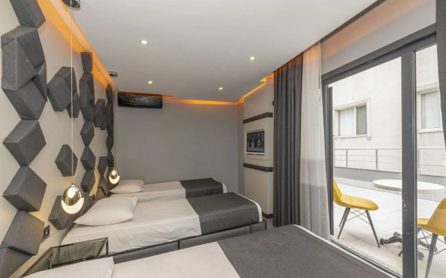 White Palace Hotel