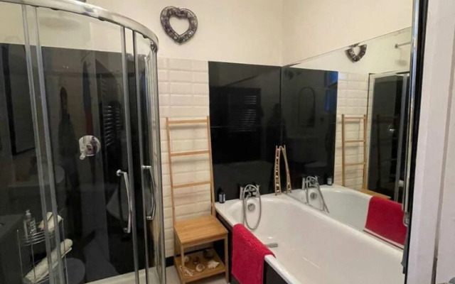 Luxurious 1 Bedroom Flat With Private Garden
