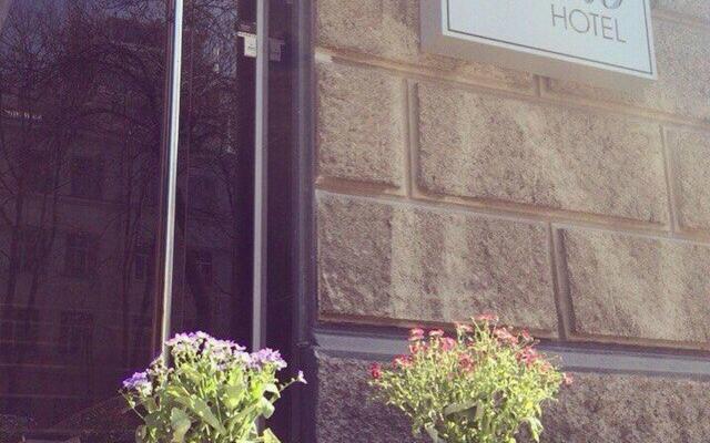 Apollo Hotel