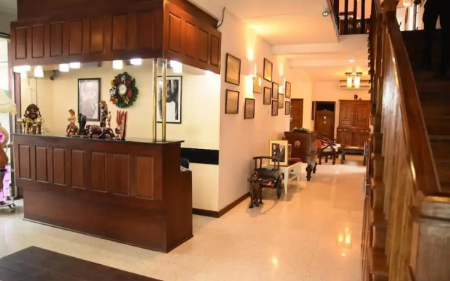 Scarlet White Resort