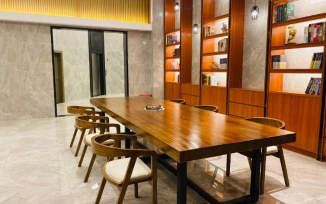 Yifu Apartment Hotel