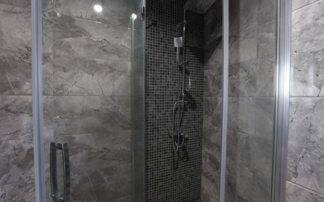 Lovely and Central Flat With City View in Atasehir