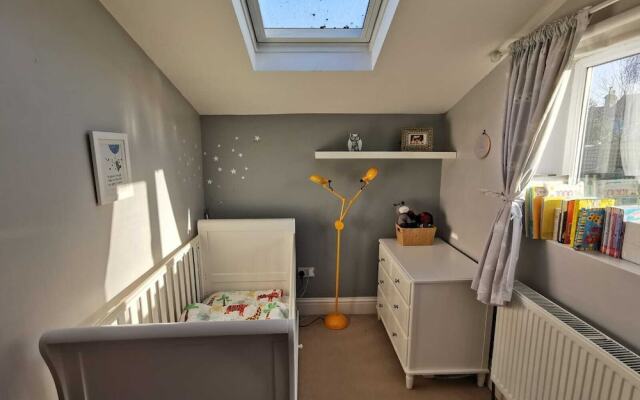 NEW Spacious 3BD House Tunbridge Wells Sleeps 7!