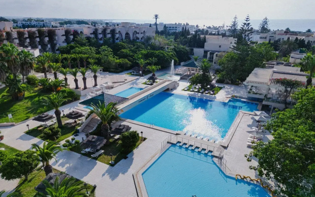 Nahrawess  & Spa Resort