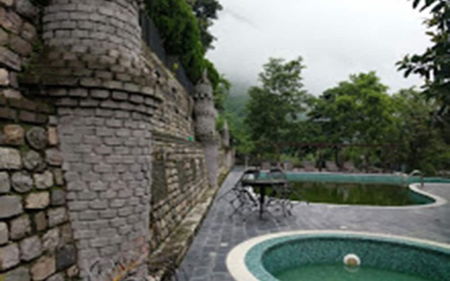 Serene Highway Resort