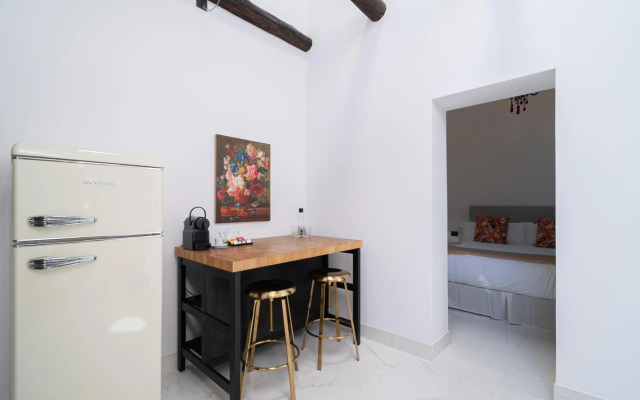El Charco Suites