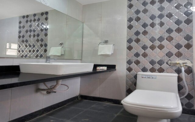 OYO 11576 Hotel Krishna Regency