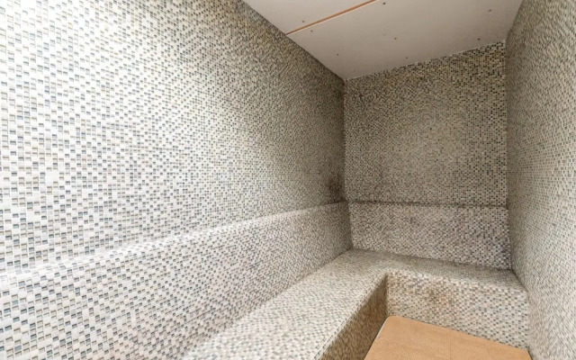 GLOBALSTAY. DAMAC Tower Paramount