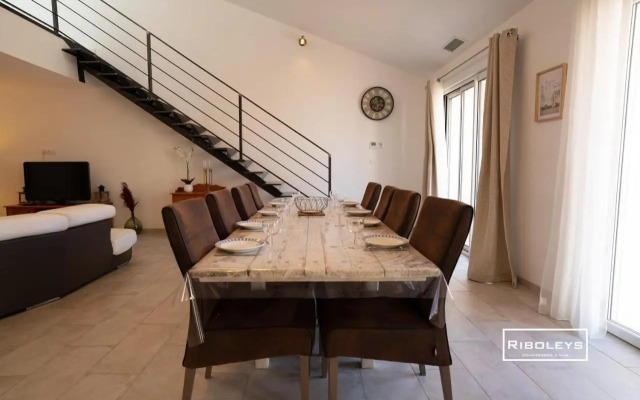 Sublime Loft de 130m² calme à Vias-Village