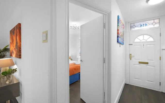 Spacious 5BR 3BA Serviced Hse in Croydon