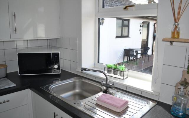 Number 3, Lytton Tree Lodge, Reydon, Southwold