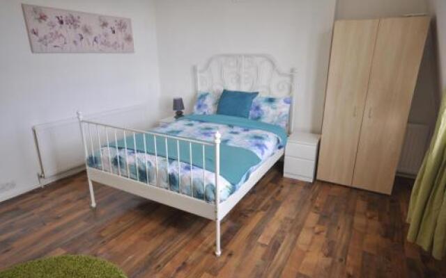 4B Fordham Guest Apartment