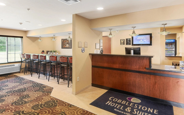 Cobblestone Hotel & Suites - Knoxville