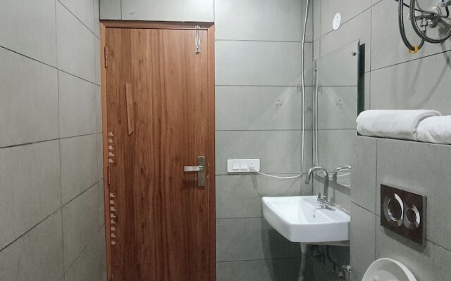 Hotel Crystel Residency