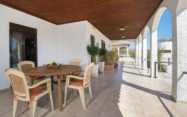 Villas Mina and Studios