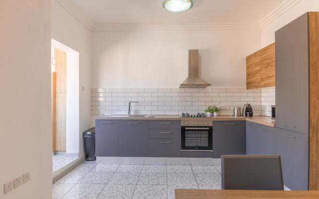 Harbour View Spacious 2BR Apartment