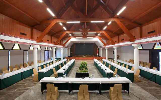 Niagara Hotel Lake Toba & Resorts