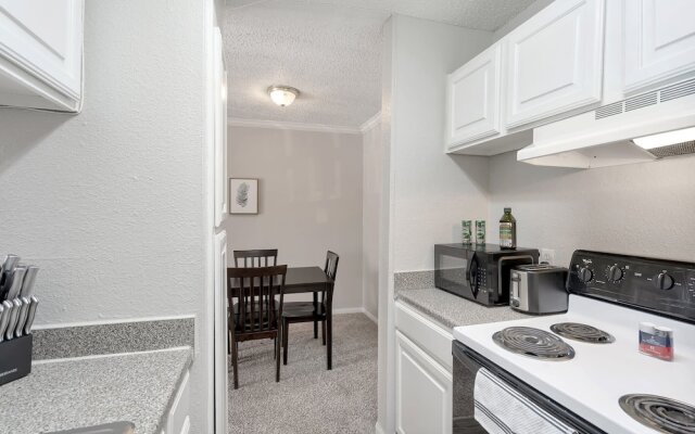 Lovely Midland Getaway With Fitness Center